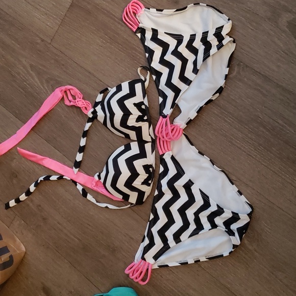 Hula Honey bikini - Picture 1 of 6